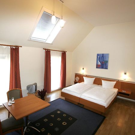 Hotel Pension Arta Berlin Exterior photo